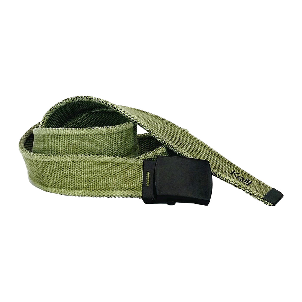 K4010EB | Tape Belt Canvas Stone Washed Col. Green with Matte Black Buckle. Size: 125 x 4 x 0.5 cm One Size - Shortenable. Packaging: hard bottom/cover Gift Box
